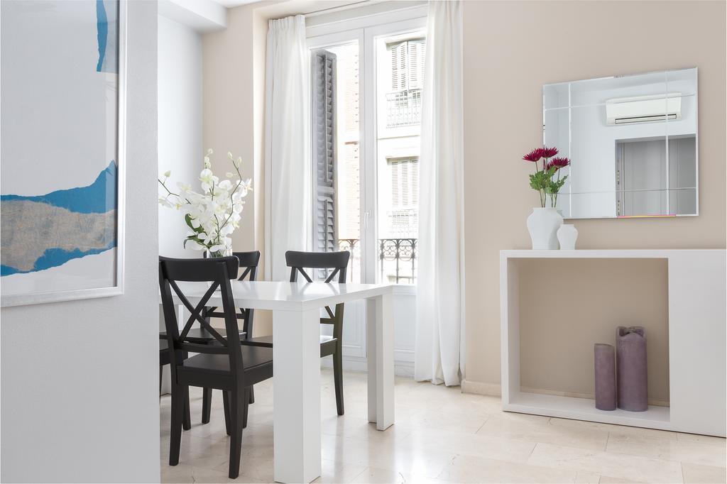 Carretas Apartments Madrid Luaran gambar